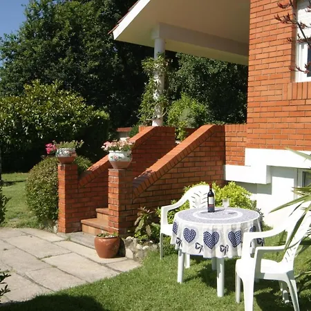 Vila Sleeps 6 Pool Wifi Darbo