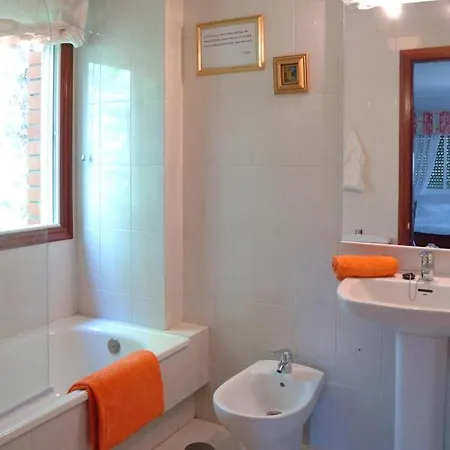 Vila Sleeps 6 Pool Wifi Darbo